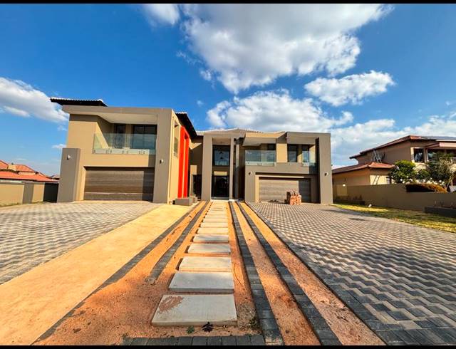 5 BEDROOM HOUSE FOR SALE IN SAVANNAH COUNTRY ESTATE